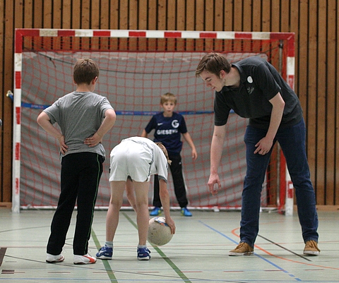 Fußball beim Bewegungsnachmittag